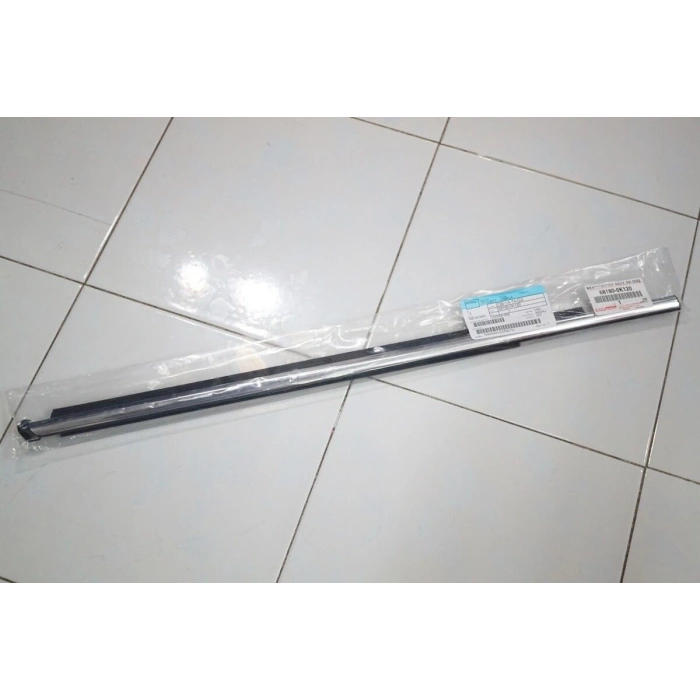Cam Sıyırıcı Hılux 15-21 Arka Krom Sağ (Oem No: 68180-0K120)