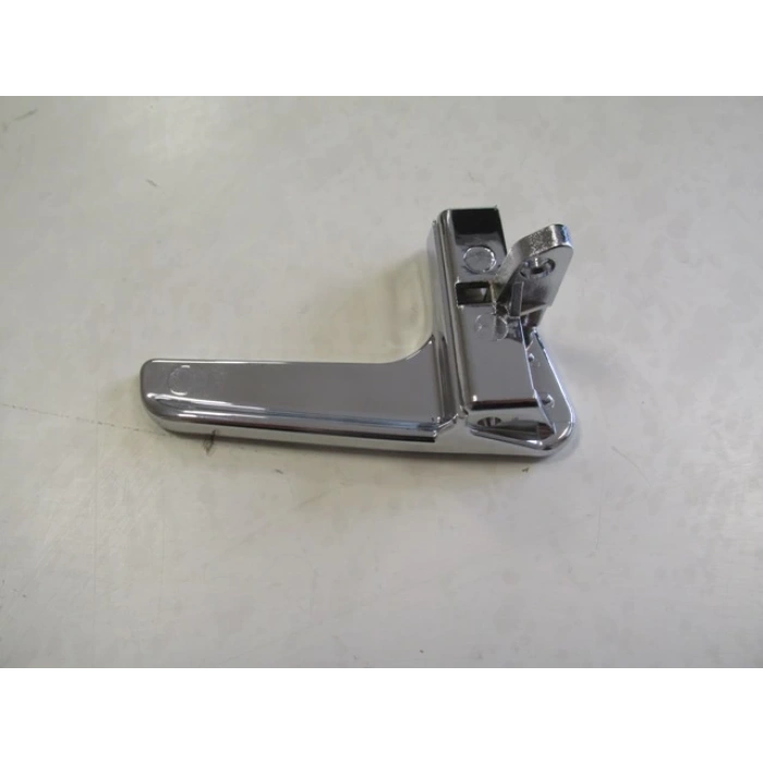 Seat Cordoba- 00/02; Arka Kapı İç Açma Kolu Elceği (Kulbu) Sol Nikelajlı (Oem No: 6K0837113)