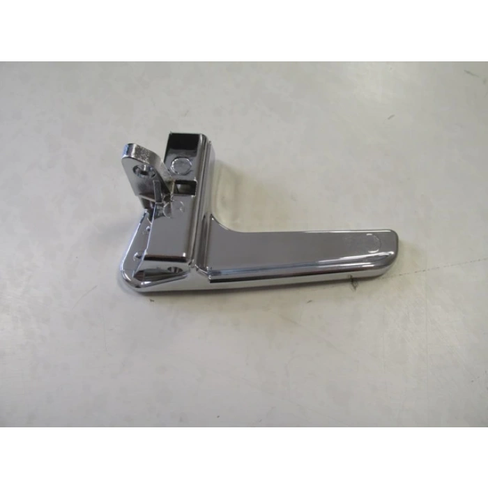 Seat Cordoba- 00/02; Ön Kapı İç Açma Kolu Elceği (Kulbu) Sağ Nikelajlı (Oem No: 6K0837114)