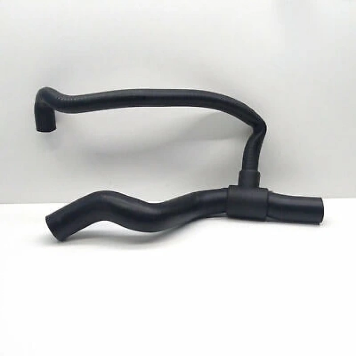 Hortum Radyatör Alt Clıo 98Sonrası 1.2 / 1.4 (Oem No: 7700801055)