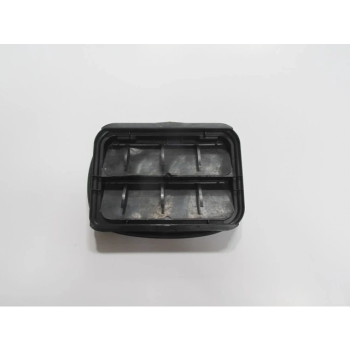 Renault Clıo- 3- Hb- 09/12; Bagaj Havalandırma Plastiği (Oem No: 7700838358)
