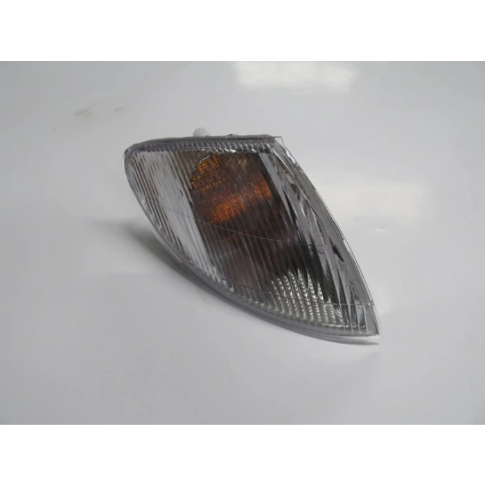 1998-1999 Renault Megane Ön Sinyal Sağ Beyaz (Pleksan) (Adet) (Oem No:7701040713)