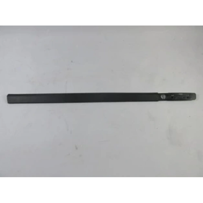 Renault Clıo- 3- Grand Tour- 09/12; Ön Kapı Bandı Sağ Siyah (Oem No: 7701476430)