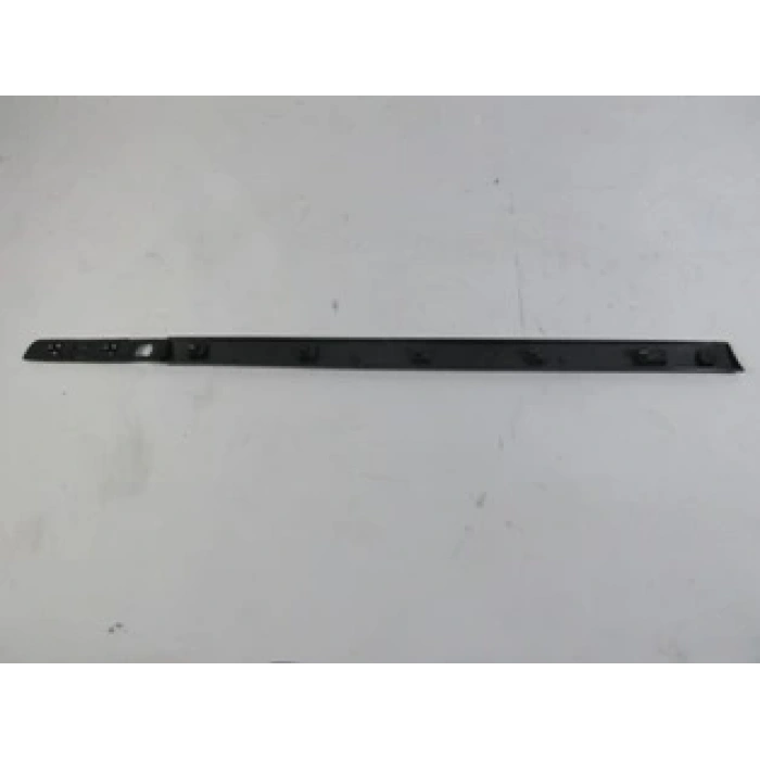 Renault Clıo- 3- Hb- 06/09; Ön Kapı Bandı Sol Siyah (Oem No: 7701476434)