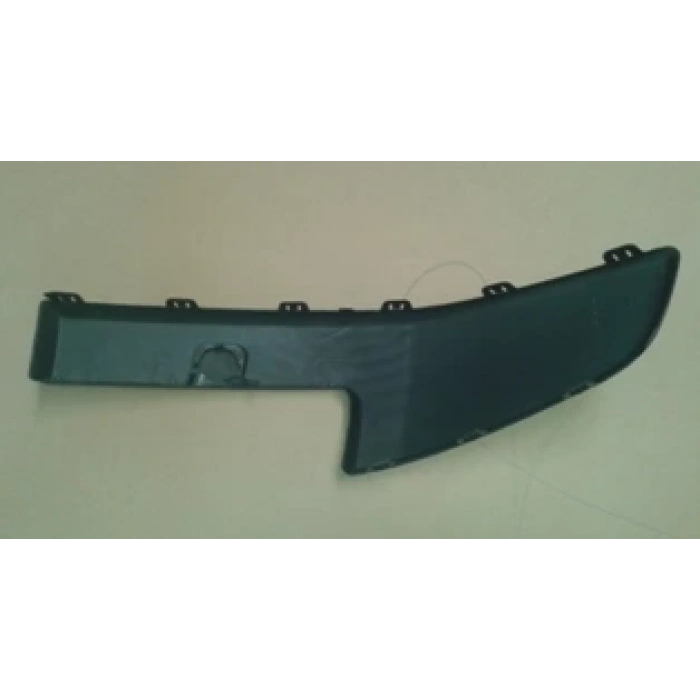 Renault Megane- 2- 07/09; Ön Tampon Bandı Sağ Siyah Çeki Demiri Kapağı İle Birlikte (Oem No: 7701476889)
