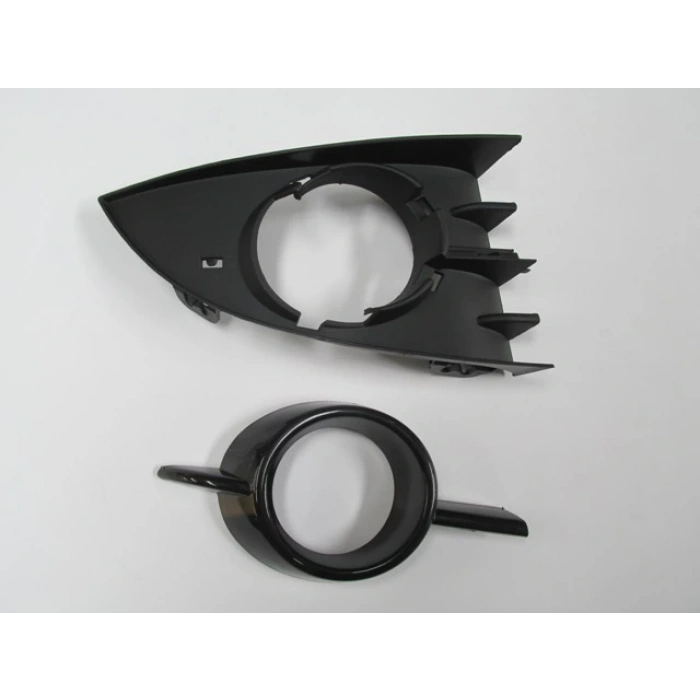 Renault Scenıc- 2- 07/09; Sis Lamba Kapağı Sağ Sis Delikli Siyah (Dış Çerçevesi Siyah) 2Parça(Tyg) (Oem No: 7701477303)