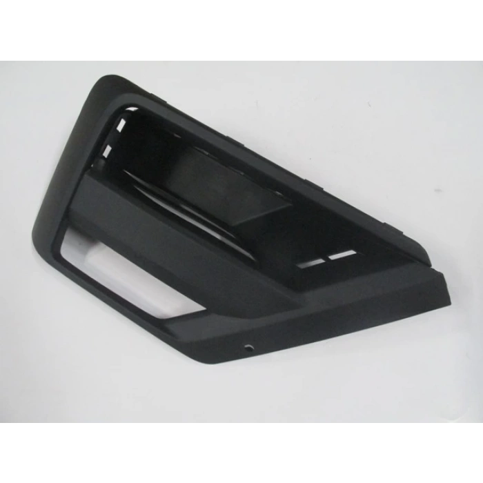 Volkswagen Crafter- 18/24; Sis Lamba Kapağı Sağ Sis Delikli/Sensör Deliksiz (Tyg) (Oem No: 7C0853666A9B9)