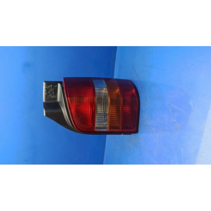 Stop Lambası Sag Sarı-Beyaz Vw Transporter T5Bm 04-10 (Oem No: 7H0945096G)