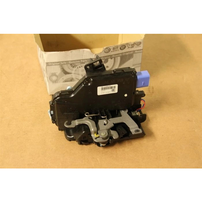 Kilit Kapı Caddy / Golf5 / Golf6 / Jetta / Touareg / Toledo / Altea / Octavia 04-10 Arka Sağ (Oem No: 7L0839016D)