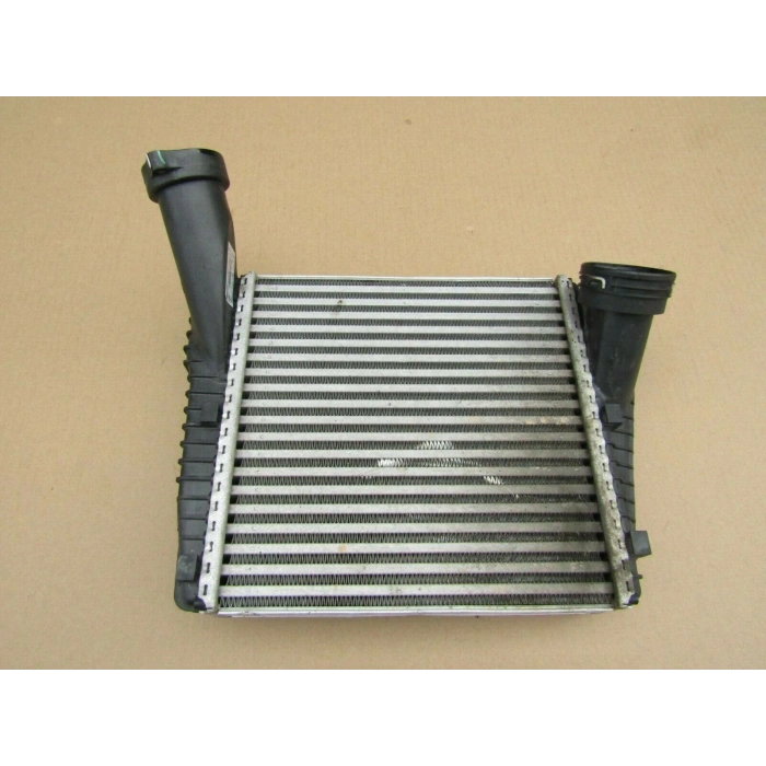 Turbo Radyatörü (Intercooler) Touareg / Q7 / Cayenne 04Sonrası (Oem No: 7L6145803D)