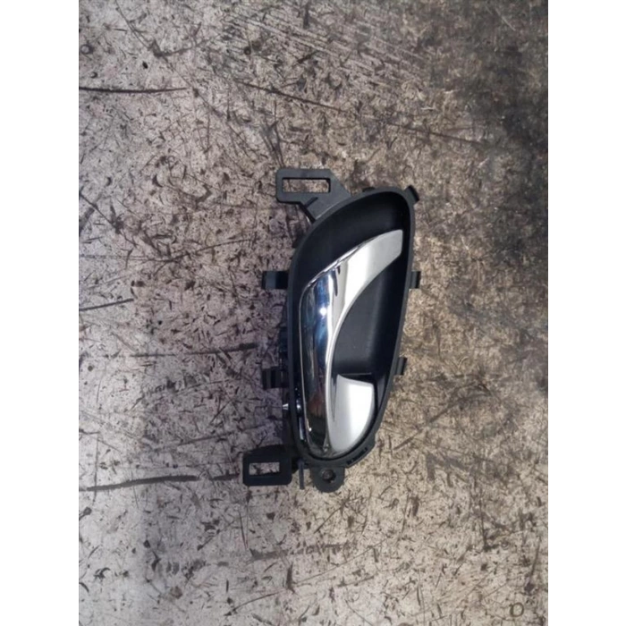 Kapı İç  Açma Kolu Sağ Japon Qashqaı Bm 14-20 (Oem No: 80670-4Ea0B)