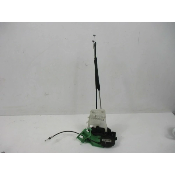 Kapı Kilidi Arka İç  : Sağ Kore I30 Benzın-Dızel 2007-2012 (Oem No: 814202L000)