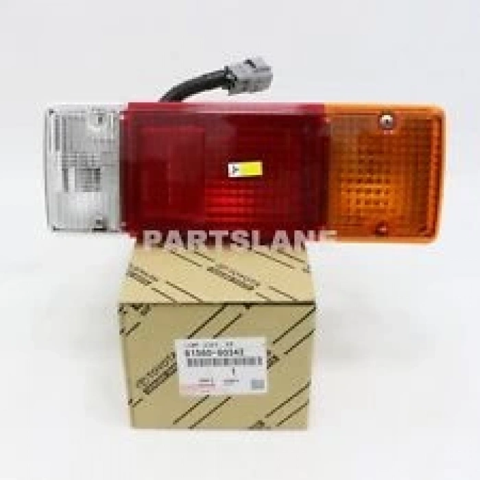 Stop Lambası Yarıs  99-02 Sağ (Oem No: 81560-52120)