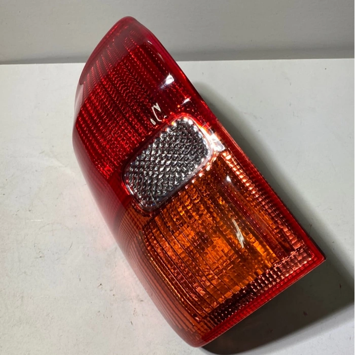 Stop Lambası Rav401-02 Duysuz Sol (Oem No: 81561-42060)