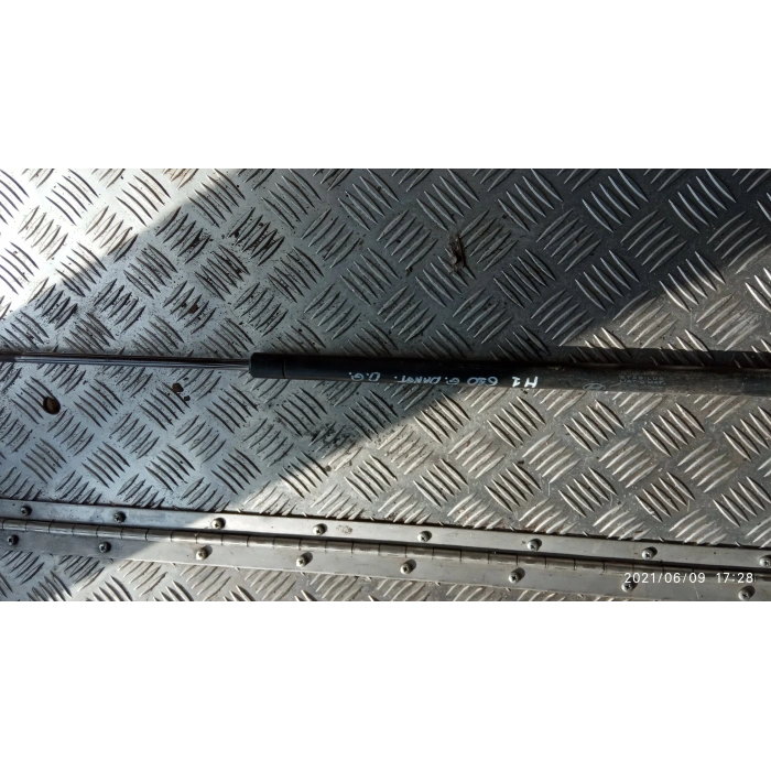 Hyundai Starex 1998-2008 Bagaj Amartisörü Sağ (Oem No: 81781-47 Serisi 0)