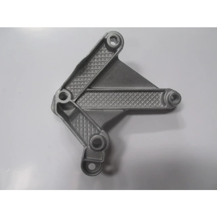 Renault Scenıc- 2- 03/09; Motor Takozu Bağlantı Kulağı 1.5Dcı (Oem No: 8200043084)