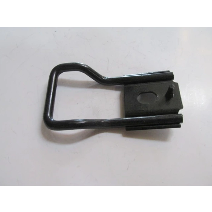 Dacia Logan 2004-2008 Bagaj Kapak Kilit Karşılığı Üst Sağ - Sol Aynı (Adet) (Çift Kapı) (Oem No: 8200347712)
