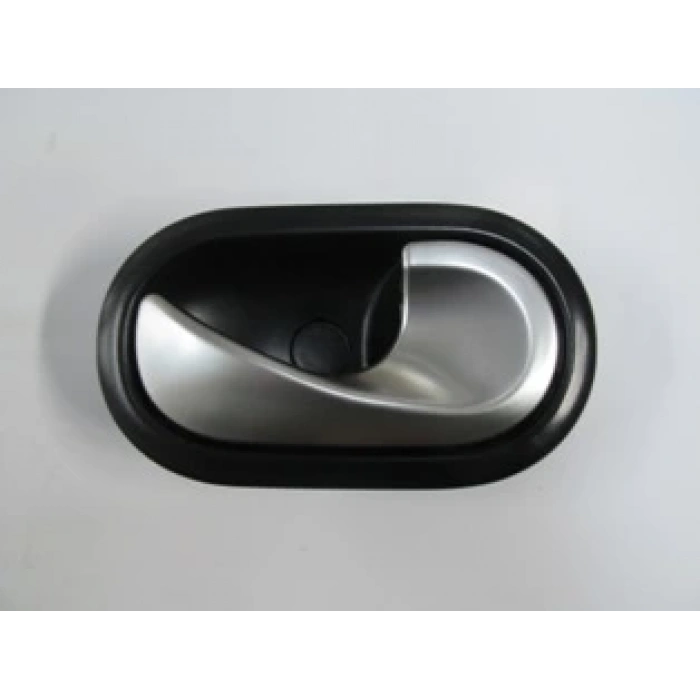 Renault Clıo- 3- Hb- 09/12; Ön Kapı İç Açma Kolu Sağ Siyah (Elceği Gümüş Gri) (Oem No: 8200735218)