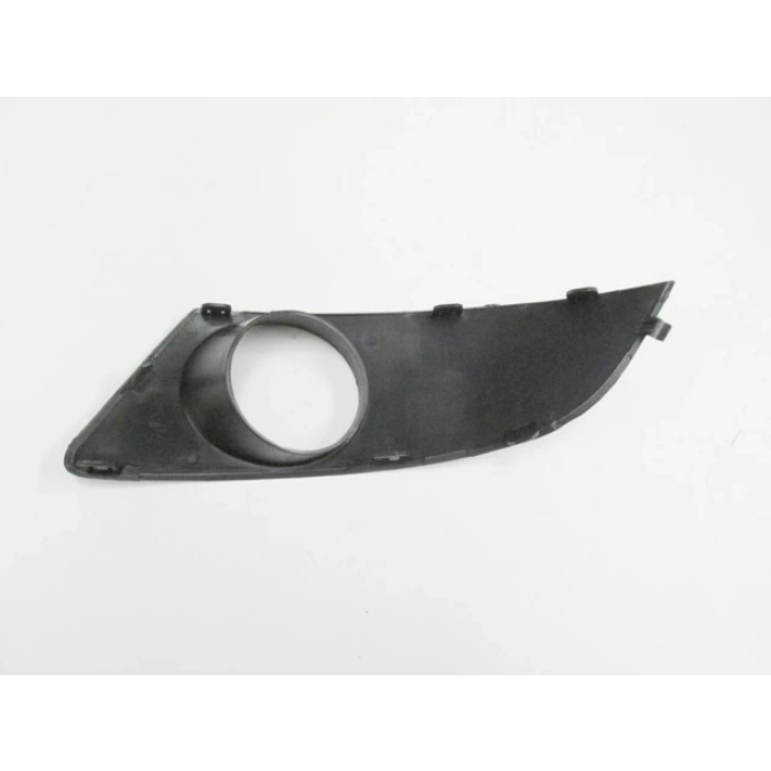 Dacia Logan 2009-2012 Sis Lamba Kapağı Sağ Delikli Siyah (Oem No: 8200838548)