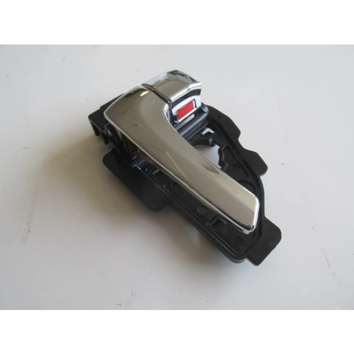 Hyundaı Ix35- 10/15; Ön Kapı İç Açma Kolu Sol Nikelajlı (Euro Body) (Oem No: 82610-2S010)