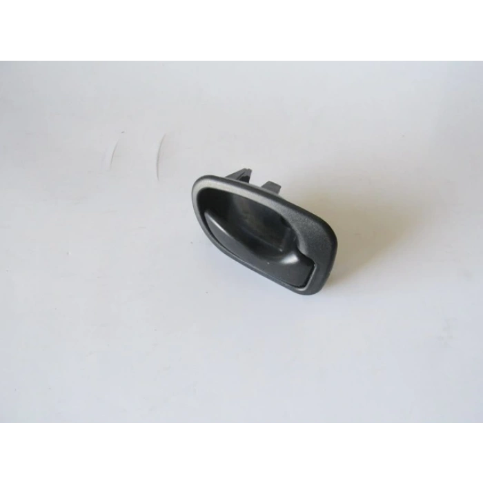 Hyundaı Accent- 95/97; Ön Kapı İç Açma Kolu Sağ Siyah (Oem No: 82620-22000)
