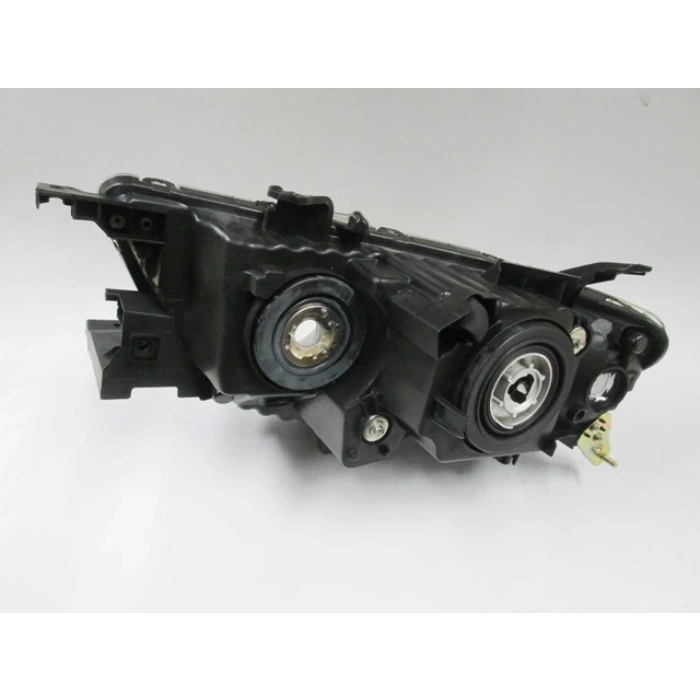 Mıtsubıshı L200- Pıck Up- 10/15; Far Lambası Sağ Manuel/Mercekli (Koto/Depo) (Oem No: 8301B358)