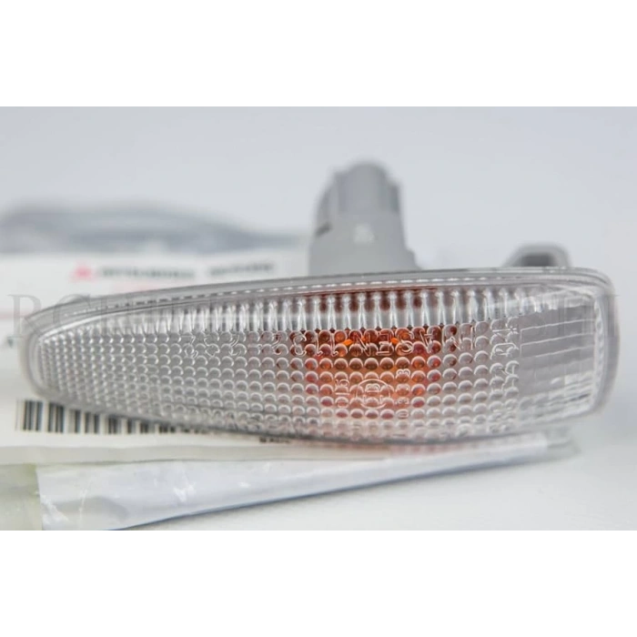 Sinyal Lambası Çamurluk Lancer 08Sonrası R-L (Oem No: 8351A001)