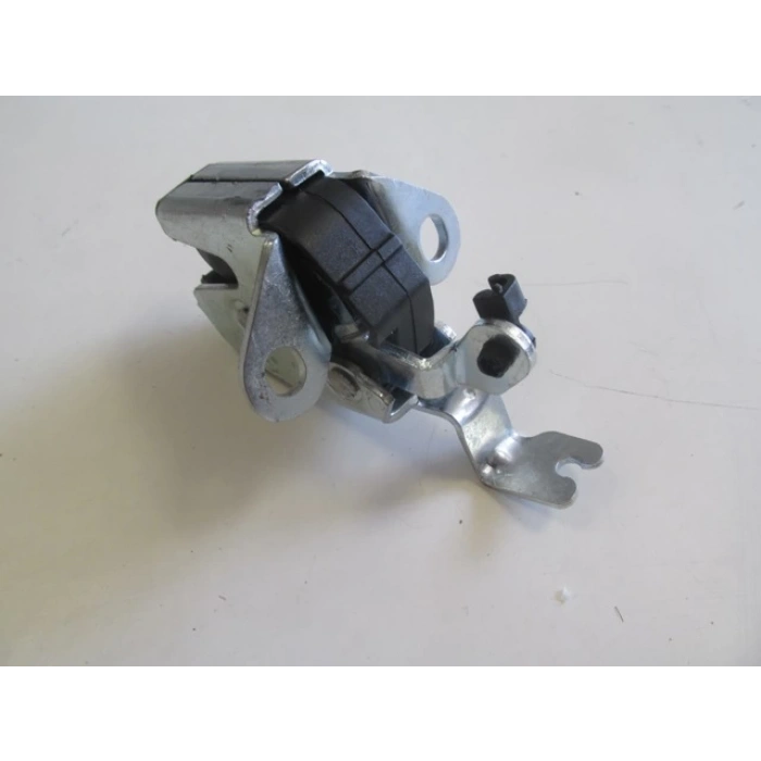 Peugeot Bıpper- 08/17; Bagaj Kilidi Üst Sağ/Sol Aynı (Adet) (Çift Kapı) (Oem No: 8726.X4)