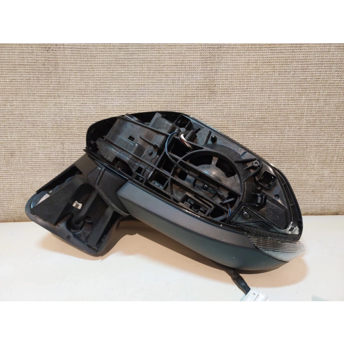 Toyota Corolla  Aurıs D5 Elektrıklı Ayna 19-Den İtibaren; Sinyalli Astarlı 6 Pın Sol 8794002L60 (Oem No: 8794002L60)