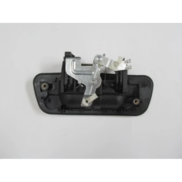 İsuzu D Max - 2004-2007 Pickup Arka Bagaj Kapağı Orta Açma Kolu Siyah (Kilit Deliksiz) (Bfn) (Oem No: 8-97235385-2)