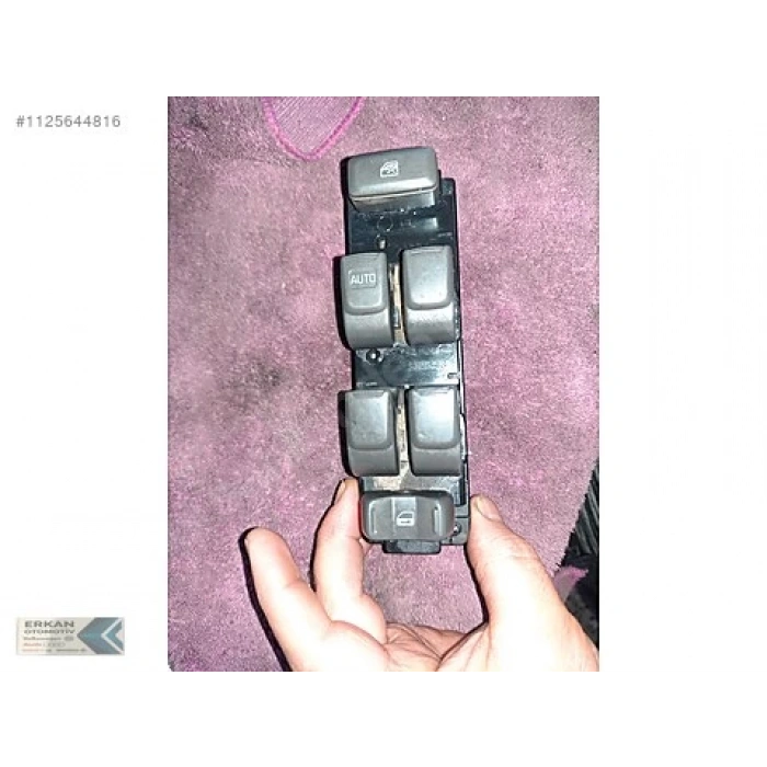 Düğme Cam Açma D Max 04-12 Ön Sağ Kilitlemeli (Oem No: 8973961020)