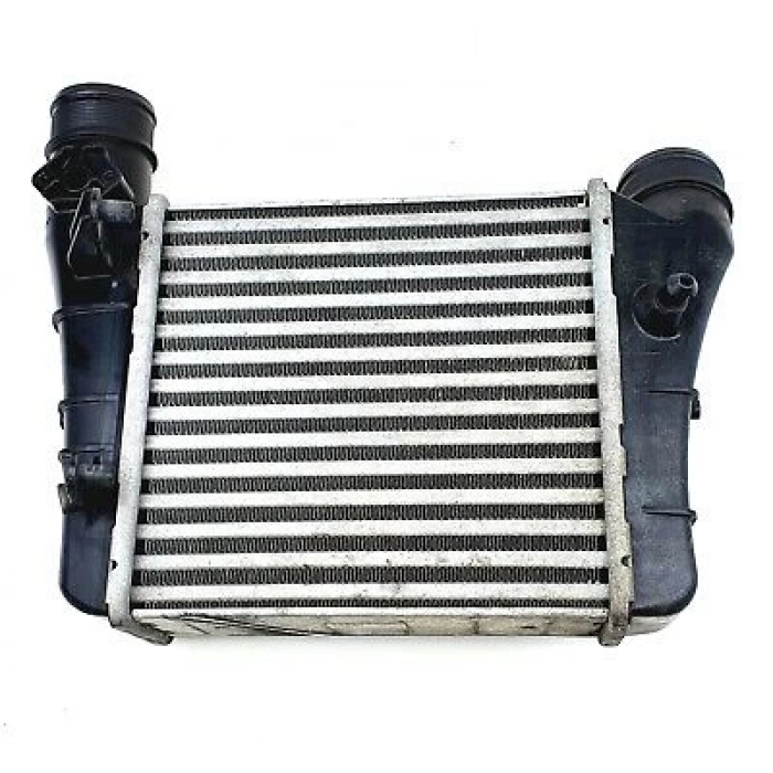 Turbo Radyatörü Sol / 8Ml376899121( 220X218X65 ) Vw A4 Bpj-Byk-Bwe-Bgb-Bul-Blb-Bre 2,0 Tfsı-2,0 Tdı 04-08 (Oem No: 8E0145805Aa)