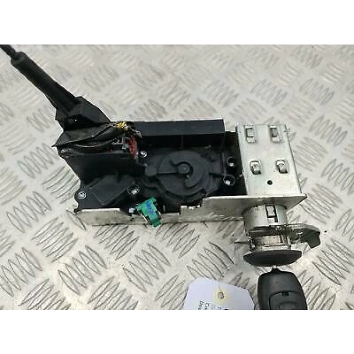 Kapı Kılıdı Ön Sag Delıklı Ford Connect Bm 09- (Oem No: 8T1A V21812 Bc)