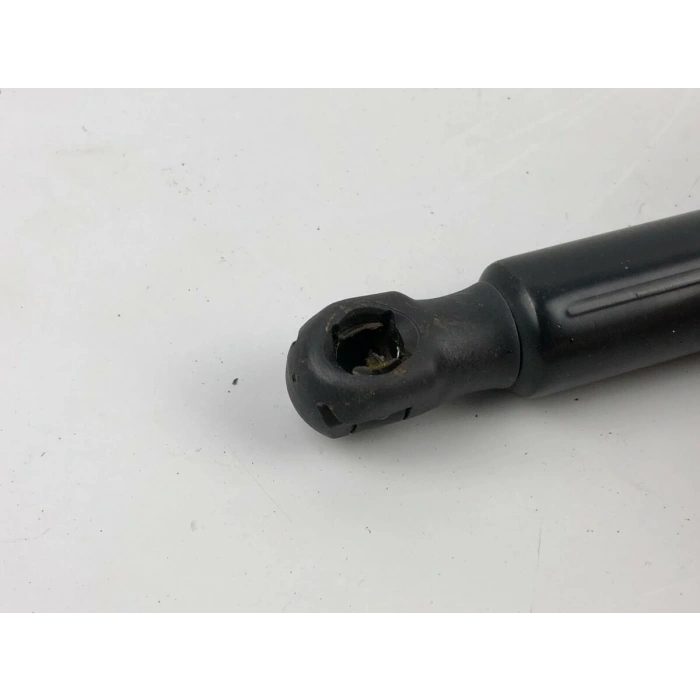 Bagaj Amortısörü Vw Q3 Bm 11- (Oem No: 8U0827552B)