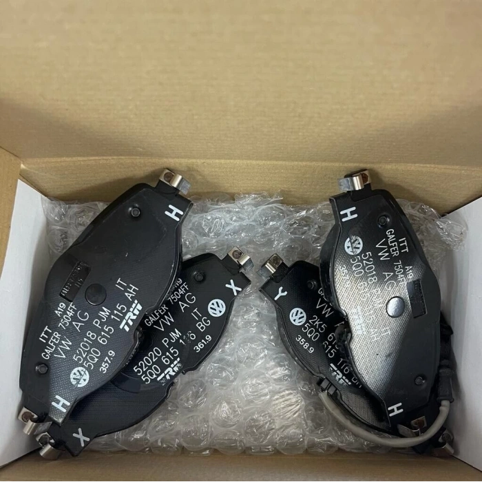 Fren Balata Golf Vıı 12Sonrası / Passat 14Sonrası / T-Roc 18Sonrası / A3 12Sonrası / Leon 12Sonrası / Super B 15Sonrası Fişli Ön Küçük (Oem No: 8V0698151)