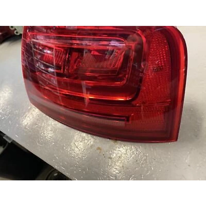 Stop Lambası A3 13Sonrası Ledli Dış Sağ Sedan (Oem No: 8V0945096A)