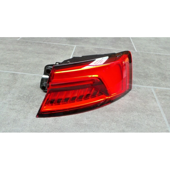 Stop Lambası A5 17-20 Dış Sağ (Oem No: 8W6945092P)