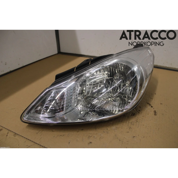 İ10 2008  Far Sol Motoru Üzerinde    H4 Py21W W5W (Oem No:921010X020)