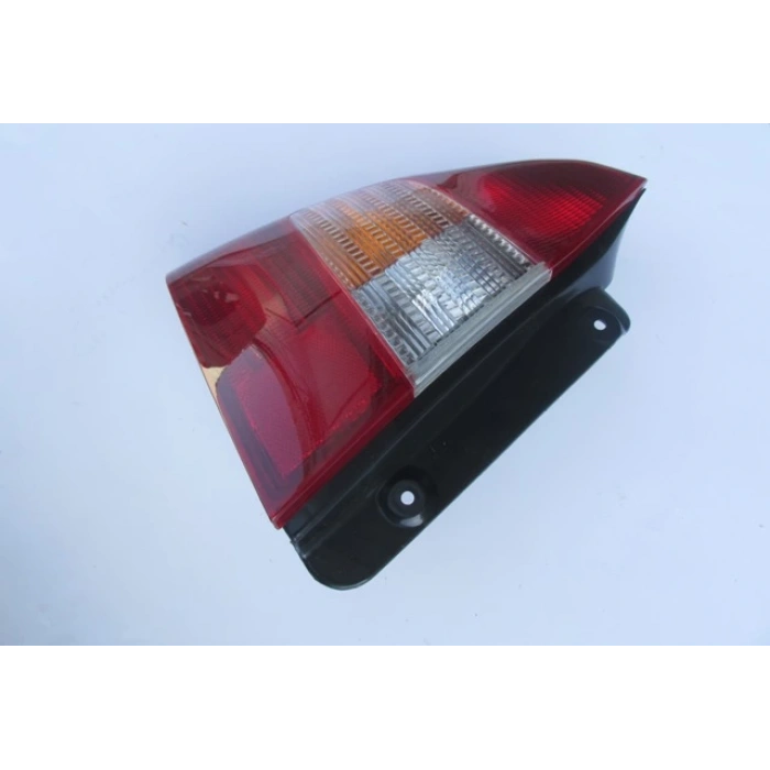 Hyundai Accent Milenyum 2000-2002 Stop Lambası Sol Kırmızı - Sarı - Beyaz (Mars) (Adet) (Oem No:9240125010)