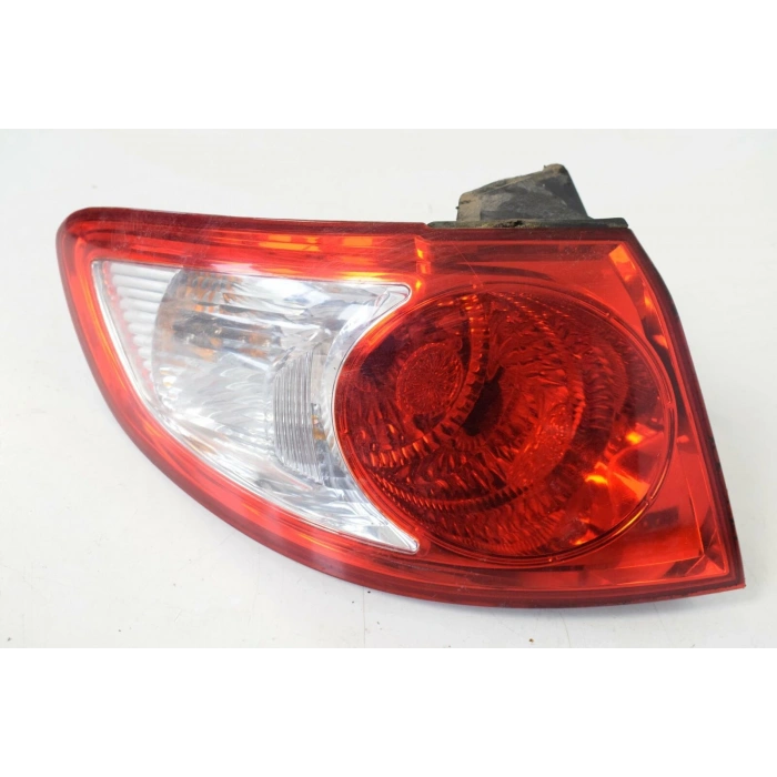 Hyundaı Santa Fe- 06/09; Dış Stop Lambası Sol Kırmızı/Beyaz (Famella) (Oem No: 92401-2B000)