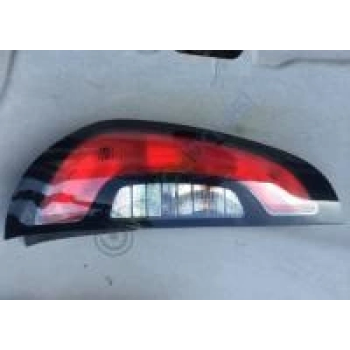 Stop Lambası Sol Beyaz - Kırmızı - W5W*2/Py21W/W16W//P21/5W Kore Soul Benzın-Dızel 2014- (Oem No: 92401B2020)