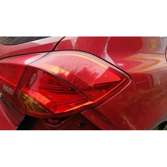 Stop Lambası Dıs Sag Sarı - Kırmızı - P21W/Led Kore Ceed Benzın-Dızel 2012- (Oem No: 92402A2020)
