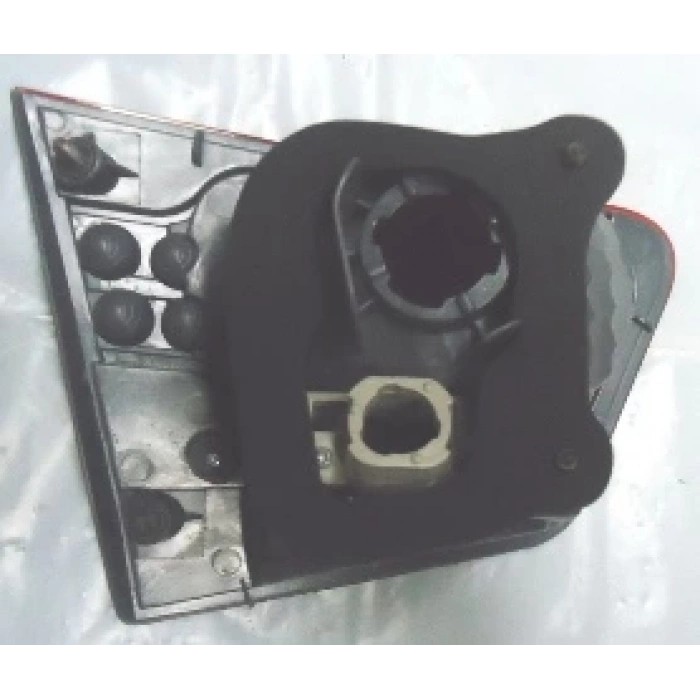 Kıa Cerato- 10/11; İç Stop Lambası Sol Kırmızı/Beyaz (Famella) (Oem No: 92403-1M010)