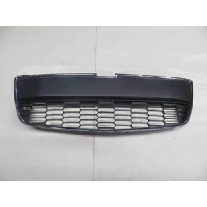 Chevrolet Aveo- Sd/Hb- 11/13; Ön Tampon Panjuru Siyah (Nikelaj Çerçeveli) (Tw) (Oem No: 95019926)