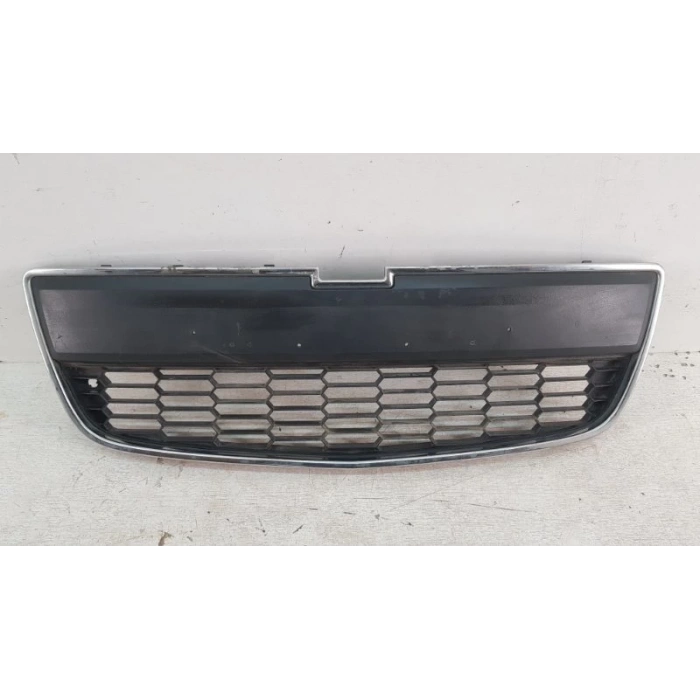 Ön Panjur Opel Aveo T300 Bm 12- (Oem No: 95415508)