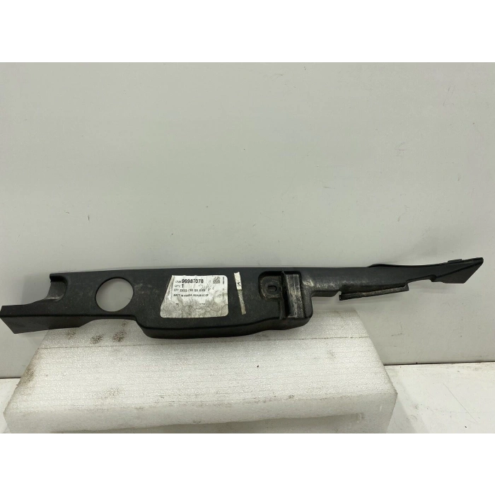 Ön Çamurluk Üst Kapagı : Sağ Opel Cruze Bm 09- (Oem No: 96987078)