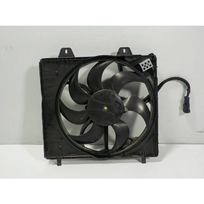 Fan Radyatör 208 P21E / 2008 P24E / Corsa F / C4 C41 / C4 X C43 20Sonrası 1.2-1.5 Dv5Rd Eb2Adts (Oem No: 9827752980)