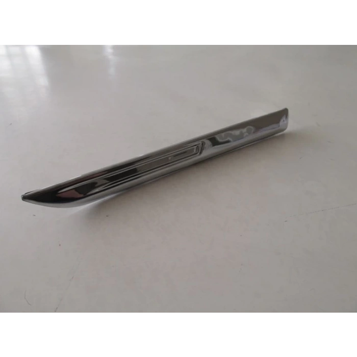 Renault Megane- 4- Sd/Hb- 16/20; Ön Çamurluk Çıtası Nikelajlı Sol (Oem No: 990430979R)