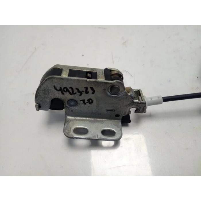 Kapı Üst Kılıt Arka Sol Mercedes Sprt.315,316Cdı-Crafter Om.646,651 06- (Oem No: A9067401135)