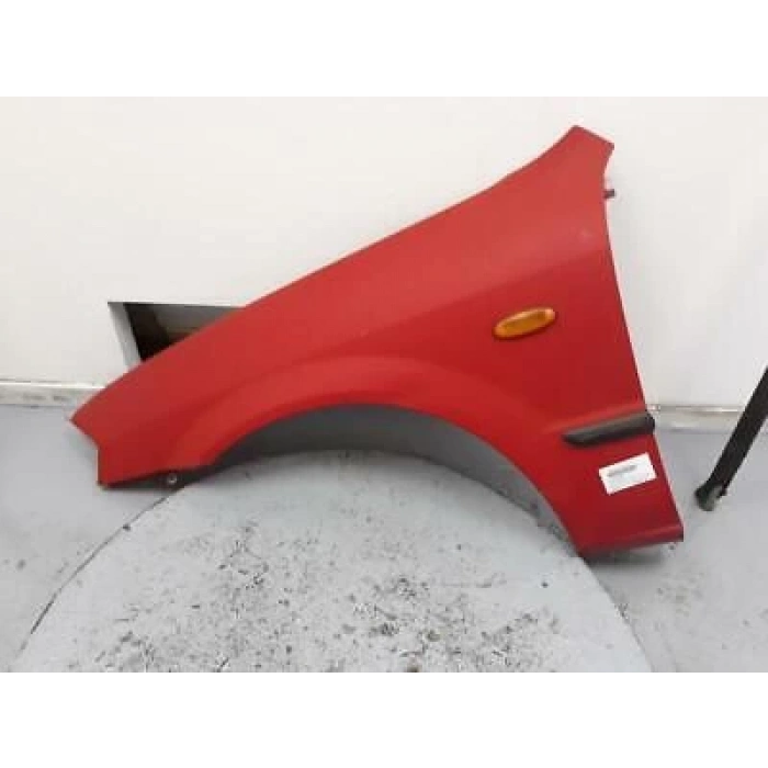 Çamurluk 323  99-01 Famılıa Ön Sol (Oem No: Bj3K-52-211A)